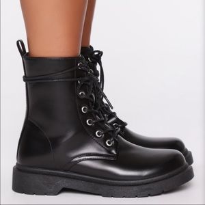 NWT black boots